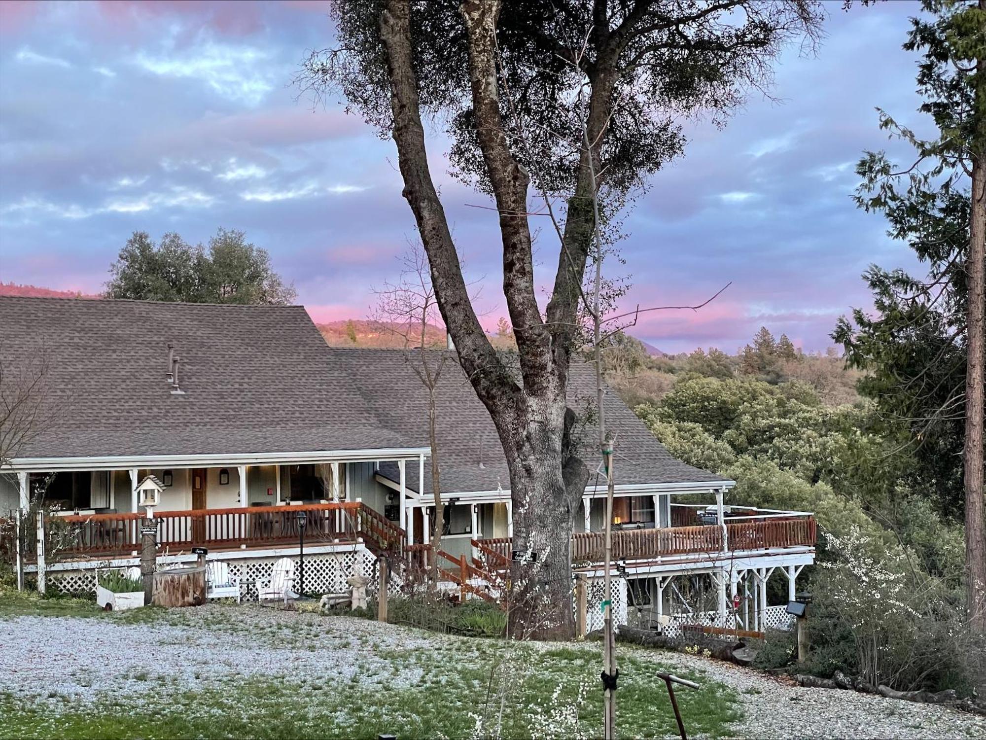 Sierra Mountain Lodge - Vacation Rentals - Yosemite Авані Екстер'єр фото